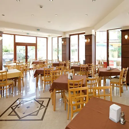 Lira 3* Sunny Beach