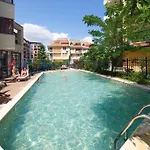 Otel Lira