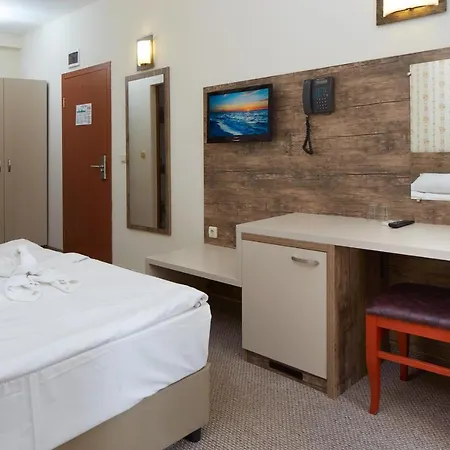 Otel Lira 3*