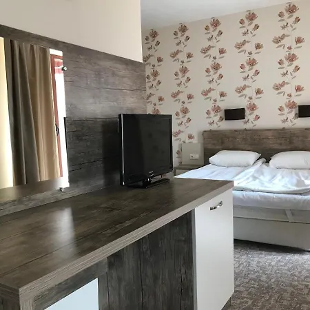 Lira Otel 3*