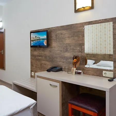 Lira Hotel Slantschew brjag