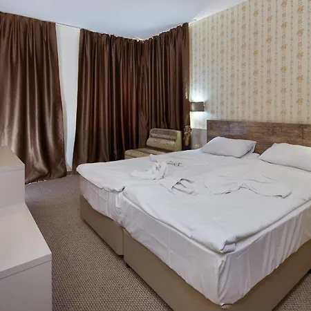 Lira Otel 3*