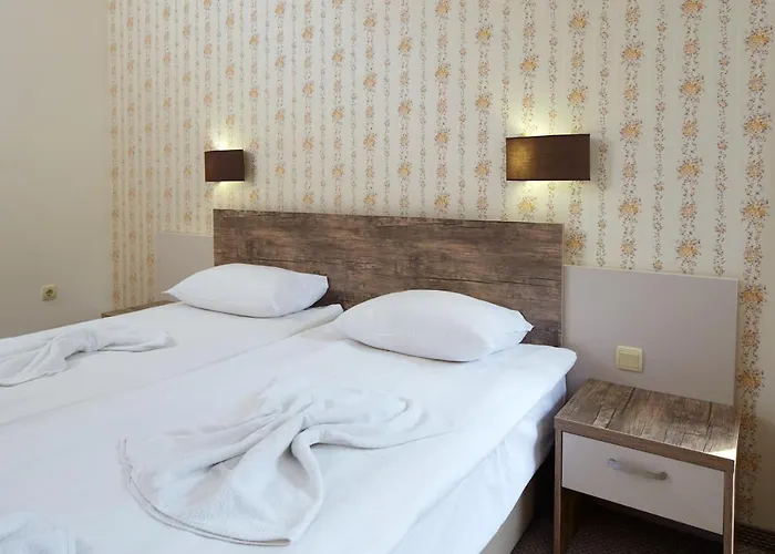 Lira Hotel Słoneczny Brzeg