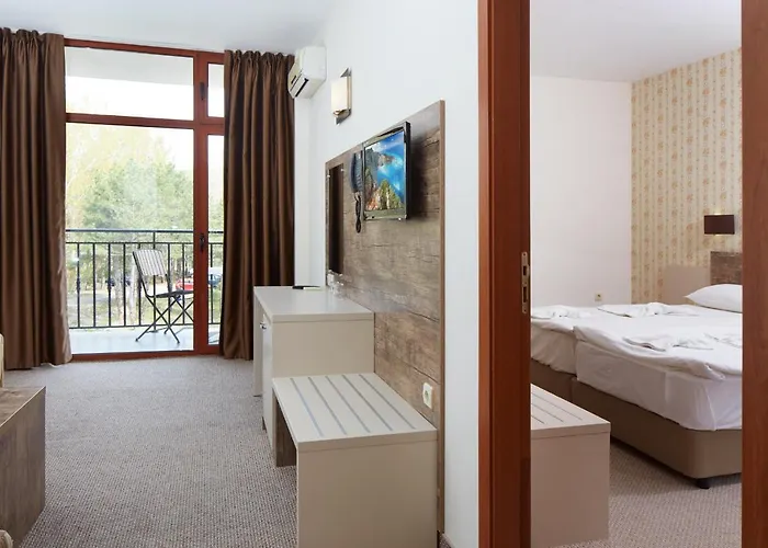 Lira Hotel Słoneczny Brzeg