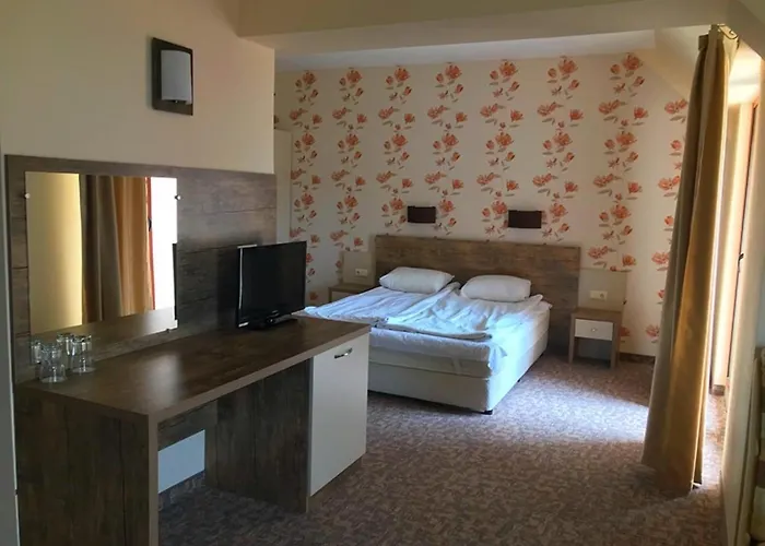 Hotel Lira Słoneczny Brzeg