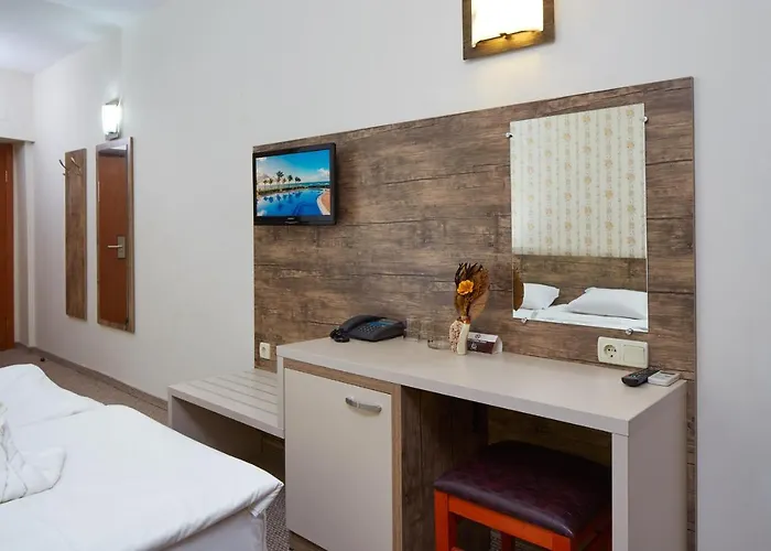 Lira Hotel Słoneczny Brzeg